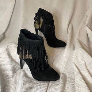 Gianni Bini women’s size 8 medium suede fringed high heeled booties, black.